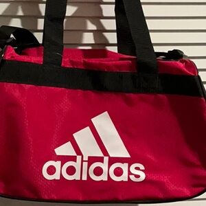 NWT Adidas Crossbody Ladies Gym Bag with lots of room. Easily fits into locker.